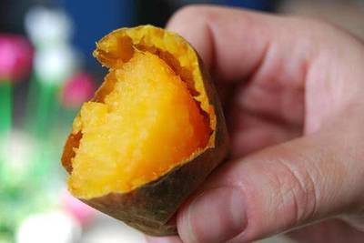 紅薯、柿子和雞蛋同食會中毒？營養師揭曉真相，薯類銷售不受影響